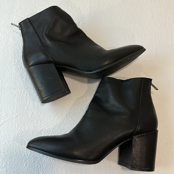 Steve Madden Shoes - Black Leather Steve Madden Boots